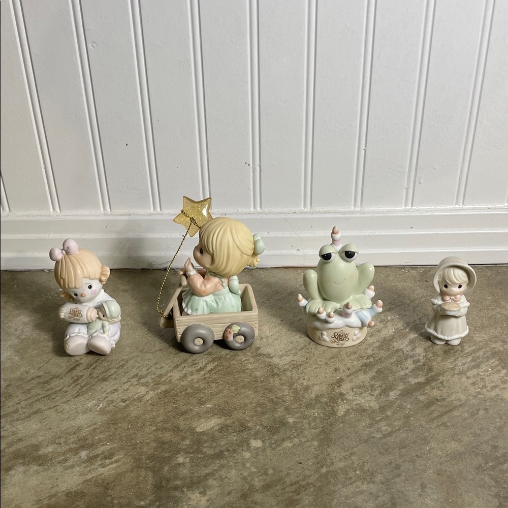 Precious Moments Figurine Set of 4